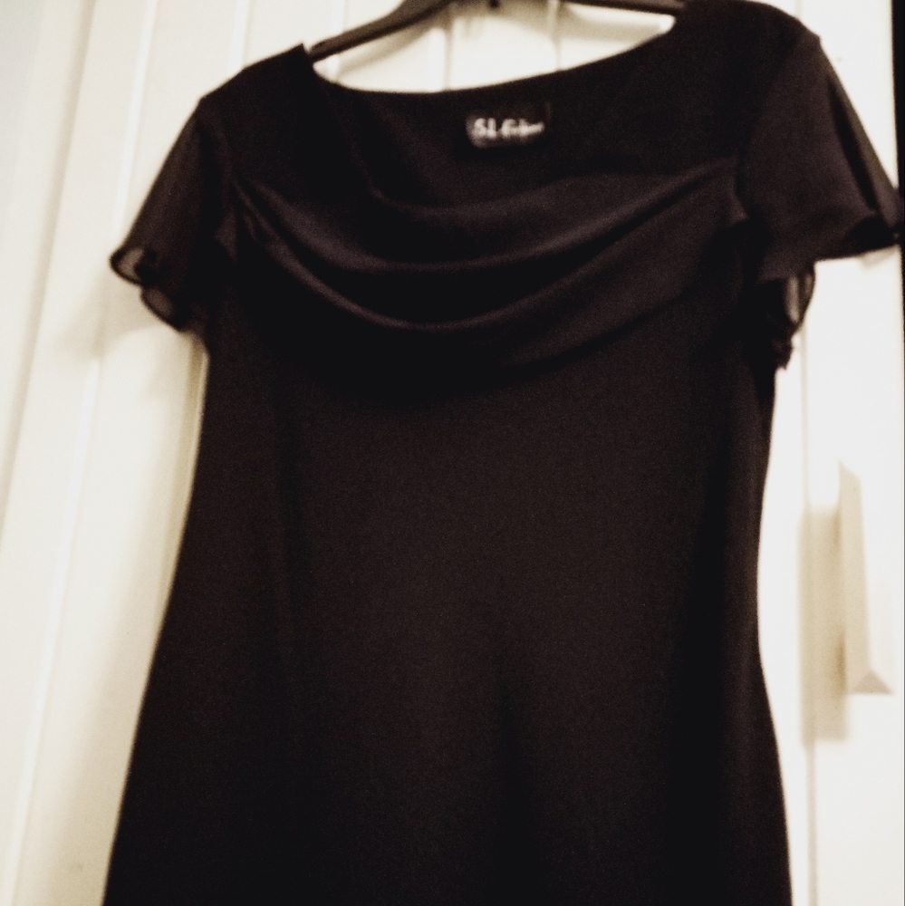 SALE! Elegant black dress with draped neckline & trumpet skirt - Picture 7 of 9